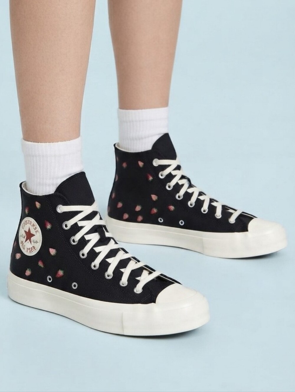 Canverse High-Top Sneakers Strawberry Embroidery Black Size 7